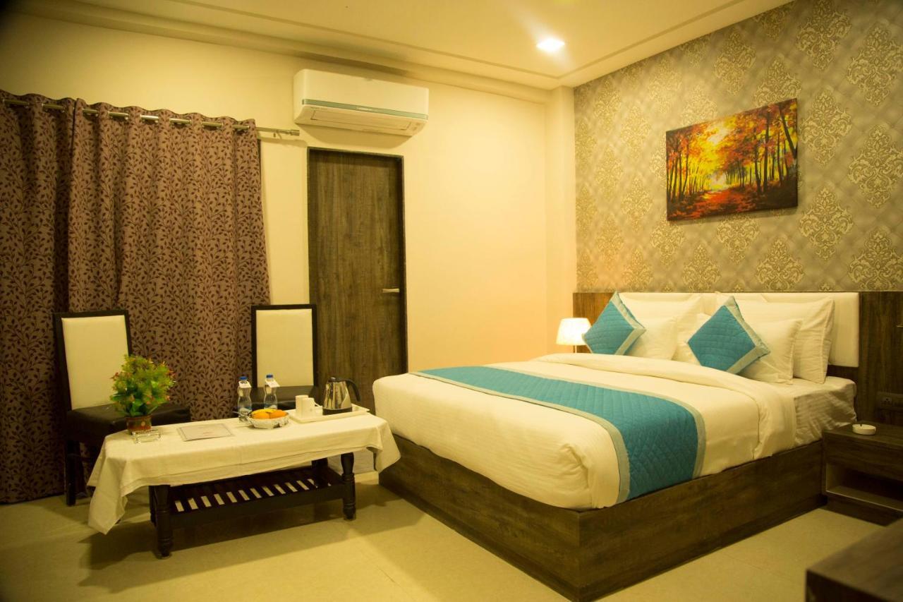 Hotel The Mewar Dabok Exterior photo